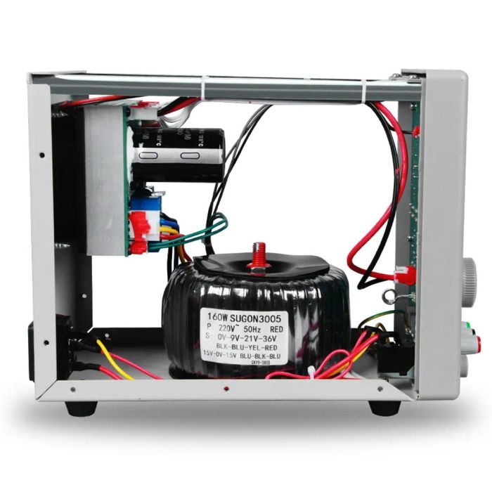 Блок живлення SUGON 3005D 30V 5A, трансформаторний, цифрова індикація (V/A), USB, 4 канали пам'яті