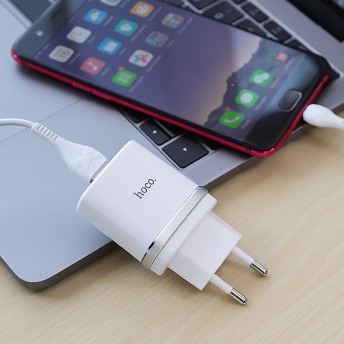 Сетевое зарядное устройство Hoco C12Q 1 USB 3A QC3.0 Micro белый