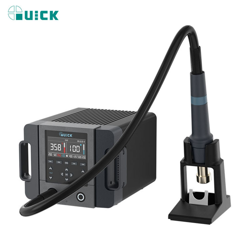 Quick 861 Pro фен в подставке крупный план