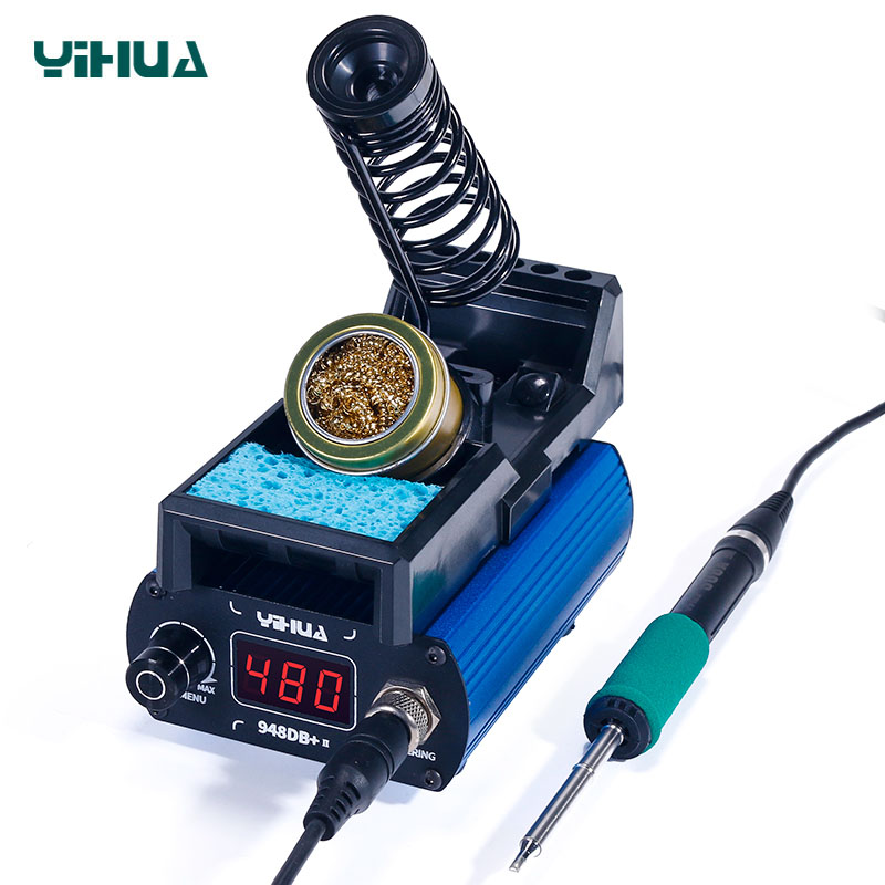 Паяльная станция YIHUA 948DB+ II с подключенным паяльником и подставкой